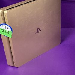 PS4 Slim 