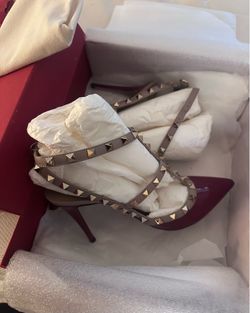 (OBO)Brand New Valentino Rockstuds