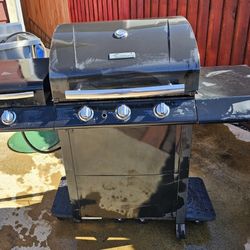 BBQ GRILL WITH SIDE BURNER AND ROLLERS