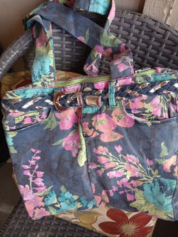 BEAUTIFUL HANDMADE PURSE!;