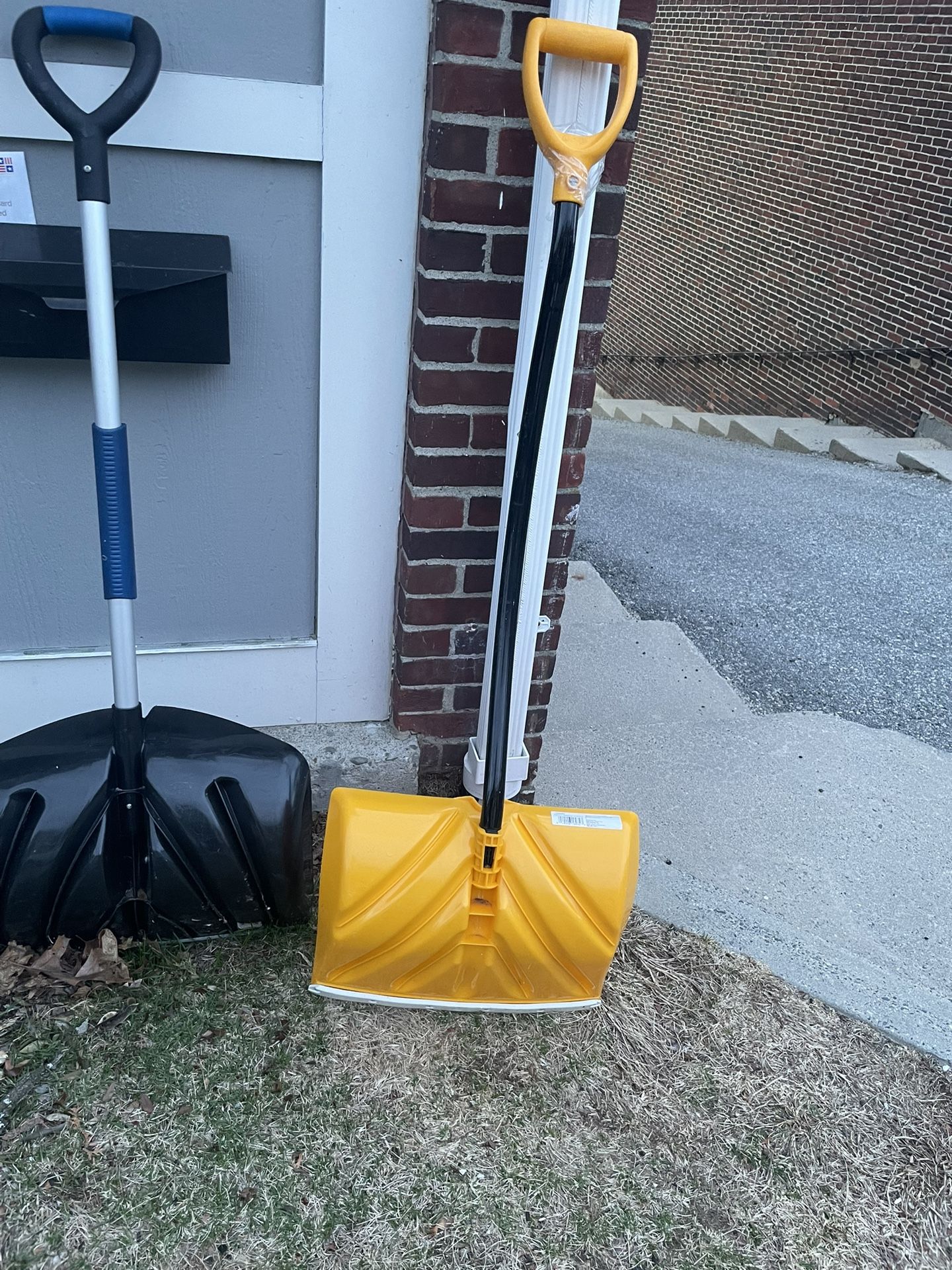Snow Shovels - ForJust $5- Black One Available