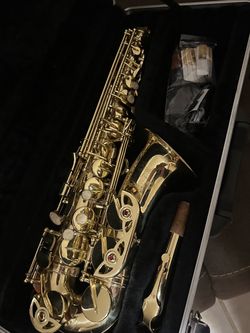 Nice Gold Etude Alto Saxophone with New Reeds $350 Firm