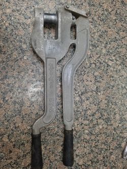 Stud punch