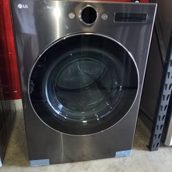Gas Dryer LG Black Steel Turbo Steam 7.4 Cubic. Feet.