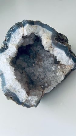 Gorgeous Display Rock Filled With An Ocean Of Quartz Crystals Surrounded By Agate