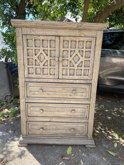 Dresser with 3 cabinets 54” by 35” great condition