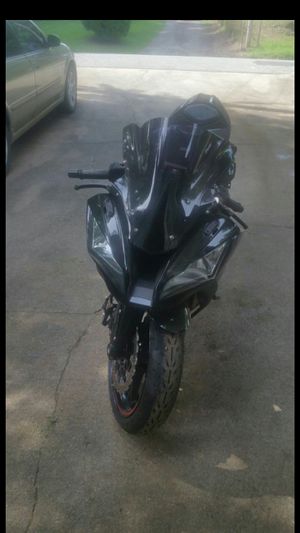 Photo 2011 Kawasaki ZX10R One Owner Low Miles