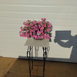 Nice White And Black Decorative Plant Table Very Clean Like New. 