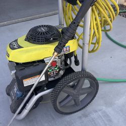 3000 PSI 2.3 GPM Cold Water Gas Pressure Washer with Honda GCV160 Engine with 3300 psi surface plate