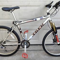 Trek 4500 Aluminum. 17"Shimano XT