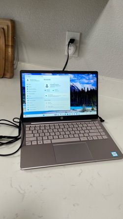 14 inch windows 10