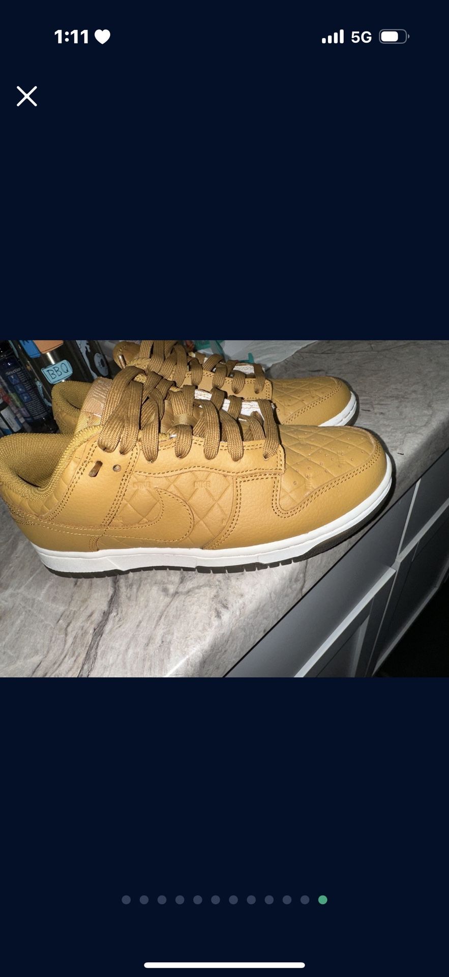 Nike Women Low Quielted Dunks  7.5 Like New