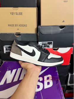 Jordan 1 Low Mocha size 10.5 VNDS
