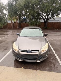 2012 ford focus se PRICE NEGOTIABLE