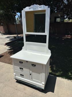 Vanity desk