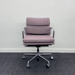 HERMAN MILLER EAMES ALUMINUM GROUP MANAGEMENT SOFT PAD CHAIR IN LIKE NEW CONDITION 100% AUTHENTIC DELIVERY AVAILABLE 
