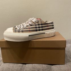 Burberry shoes
