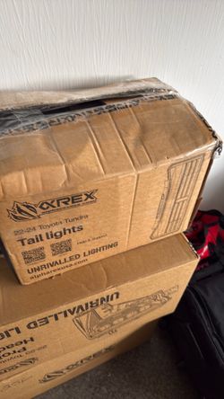 2022+ Toyota Tundra OEM tail lights