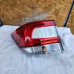 2018 2019 SUBARU XV CROSSTREK REAR LEFT SIDE OUTER TAIL LIGHT FBM924-31 OEM