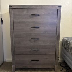 5 Drawer Dresser 