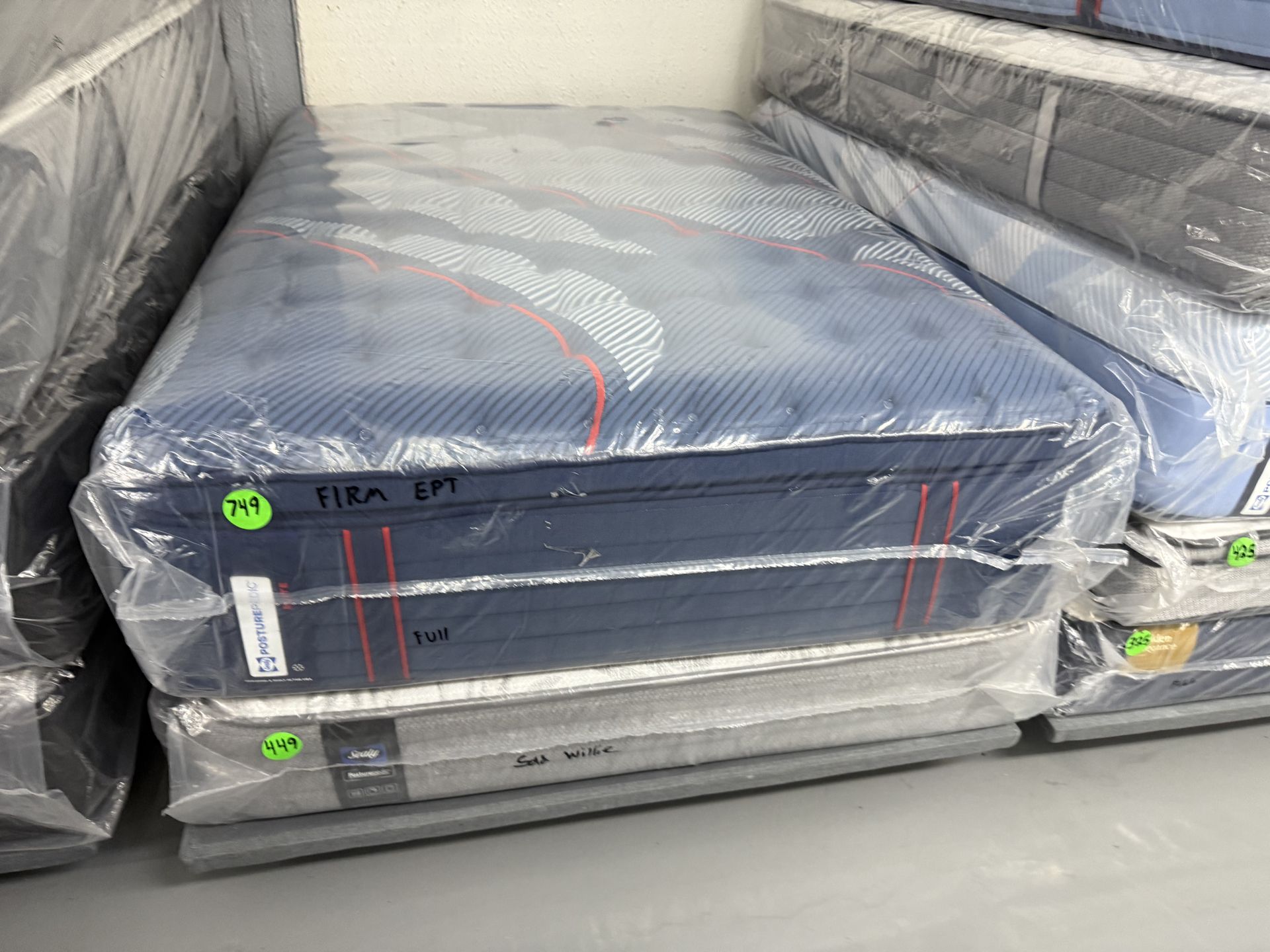 FULL SIZE SEALY POSTUREPEDIC ELITE (FIRM) PILLOW TOP MATTRESS & BOX SPRING BED SET