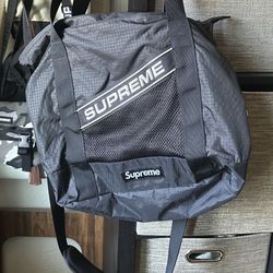 Supreme Tote