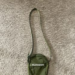 (Fw22) Supreme Olive Shoulder Bag 