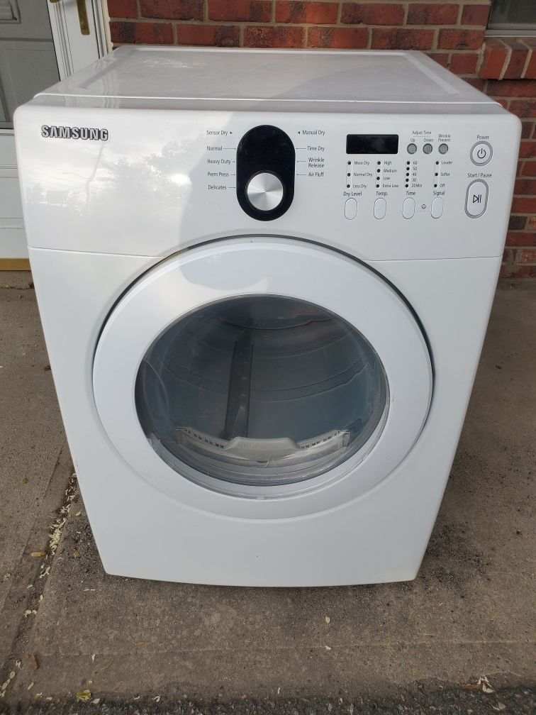 Samsung white electric dryer good working conditions