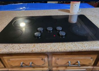 Jenn Air Black Cooktop