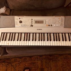 Yamaha Piano Keyboard