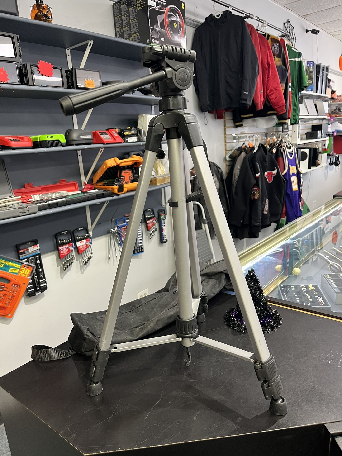 Camera Tripod (847630-1)
