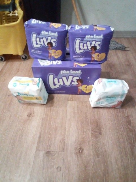 Size 4 Luvs Diapers And Pampers Wipes