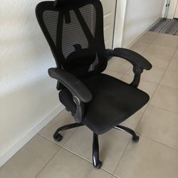 Black Ergonomic Mesh Office Chair