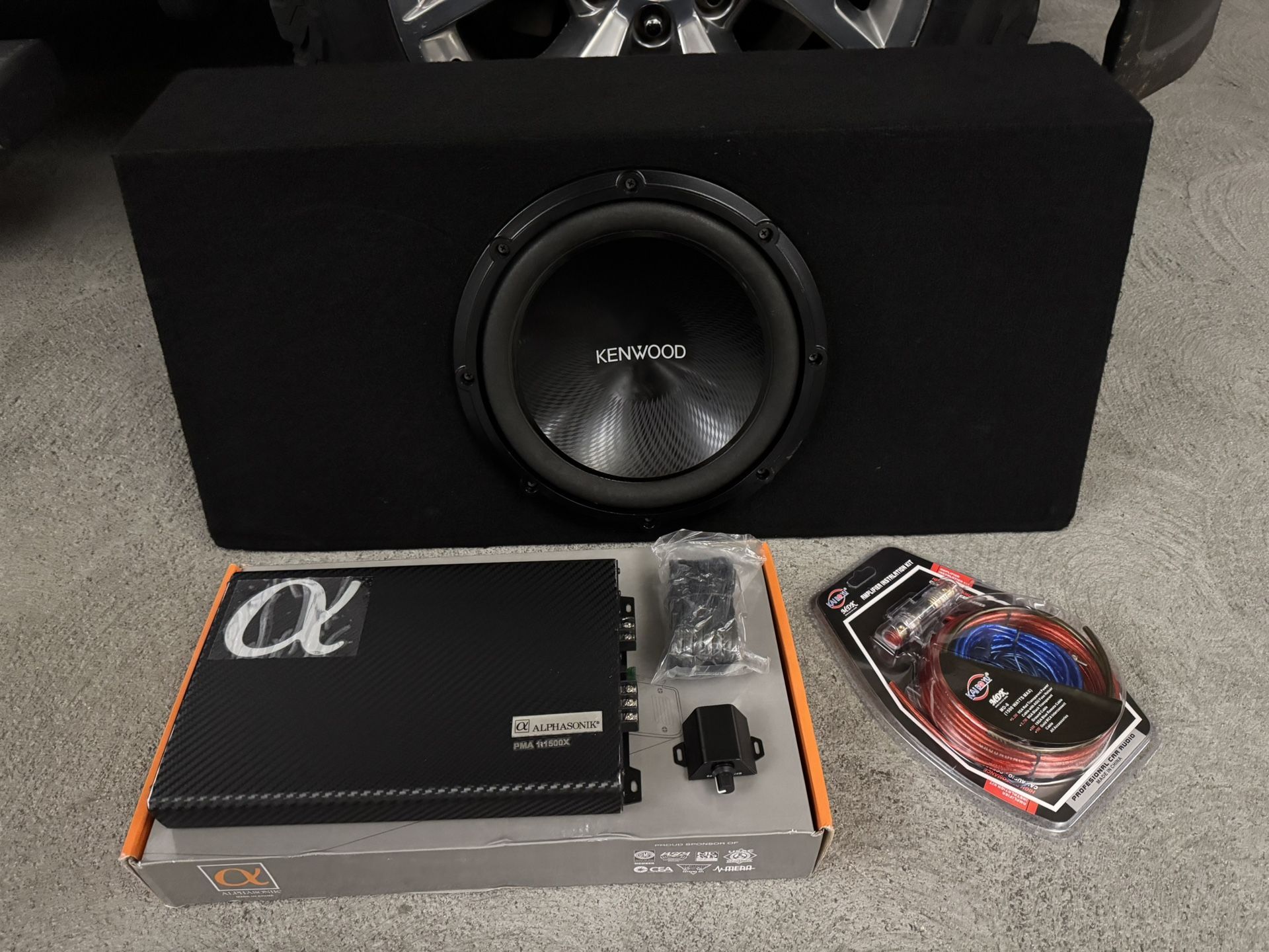 Kenwood 12 Inch subwoofer With Amp