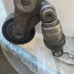 06-10 Kia Sedona Belt Tensioner
