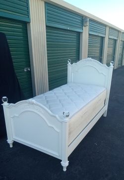 TWIN BED FRAME WITH BOX SPRING AND MATTRESS