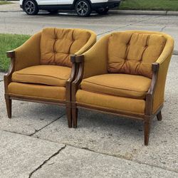 Mid-Century Modern Pair of Accent Chairs