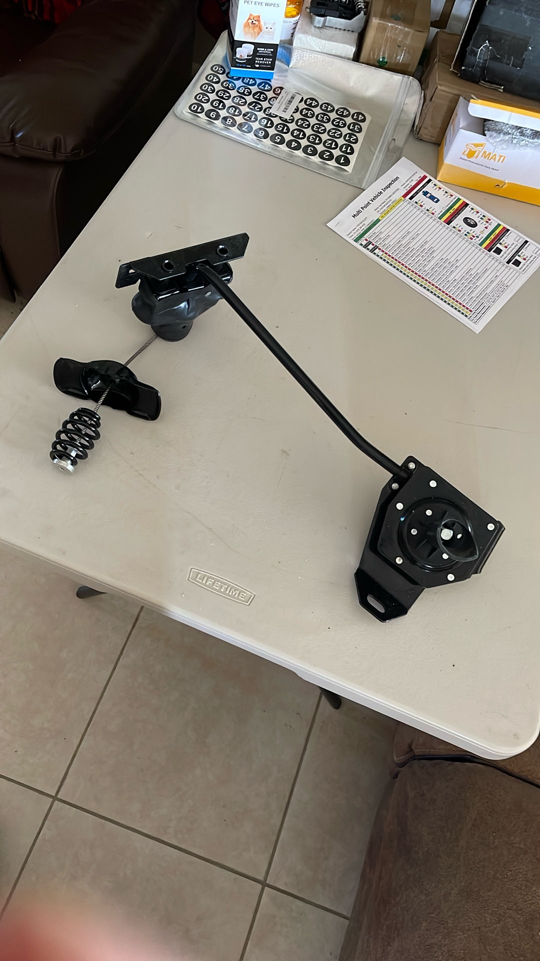 Spare Tire Carrier and Hoist Assembly for Saab