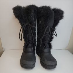 Black snow boots 