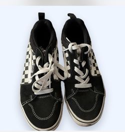 Vans tennis shoes