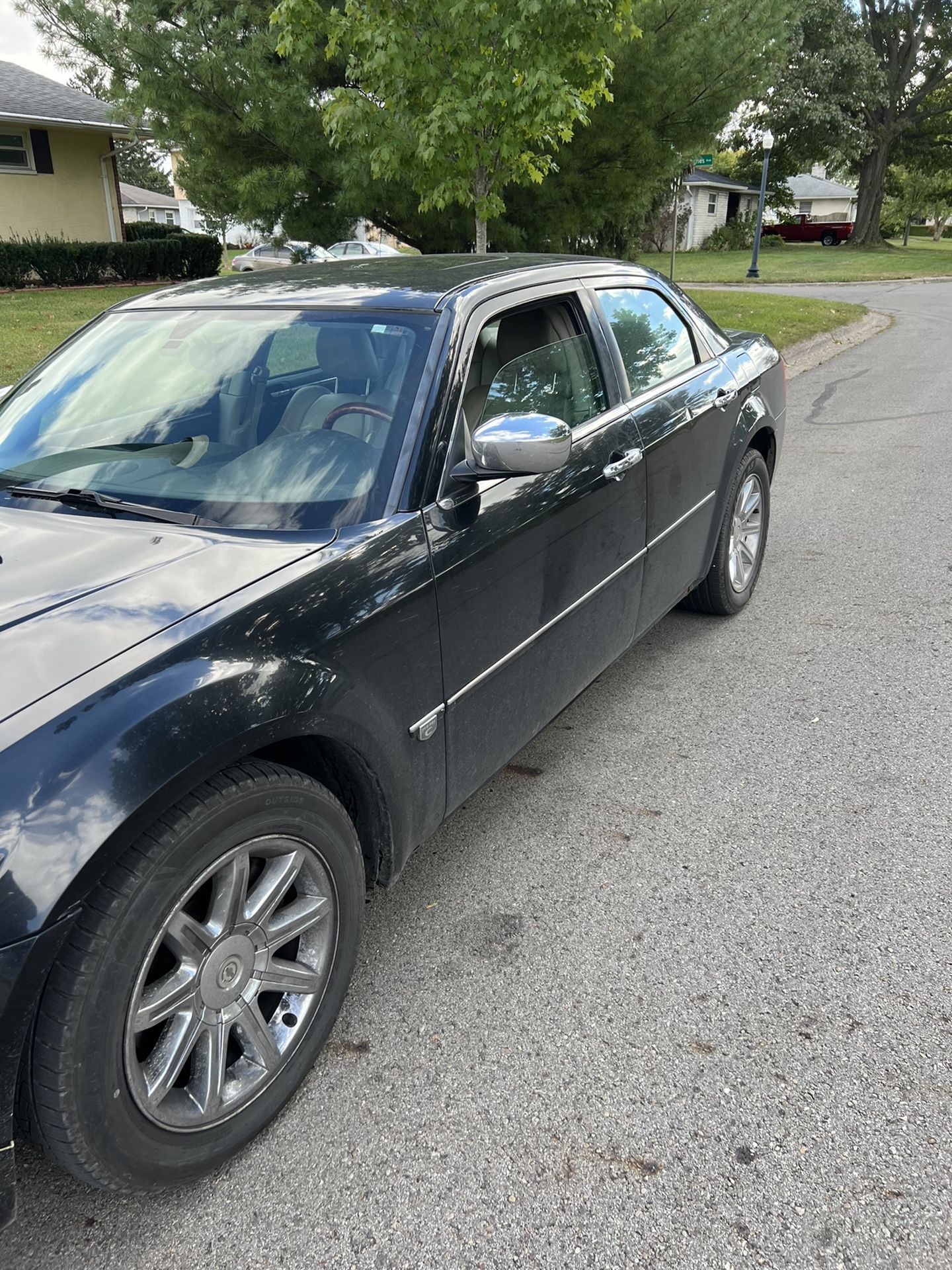 Black Chrysler 300