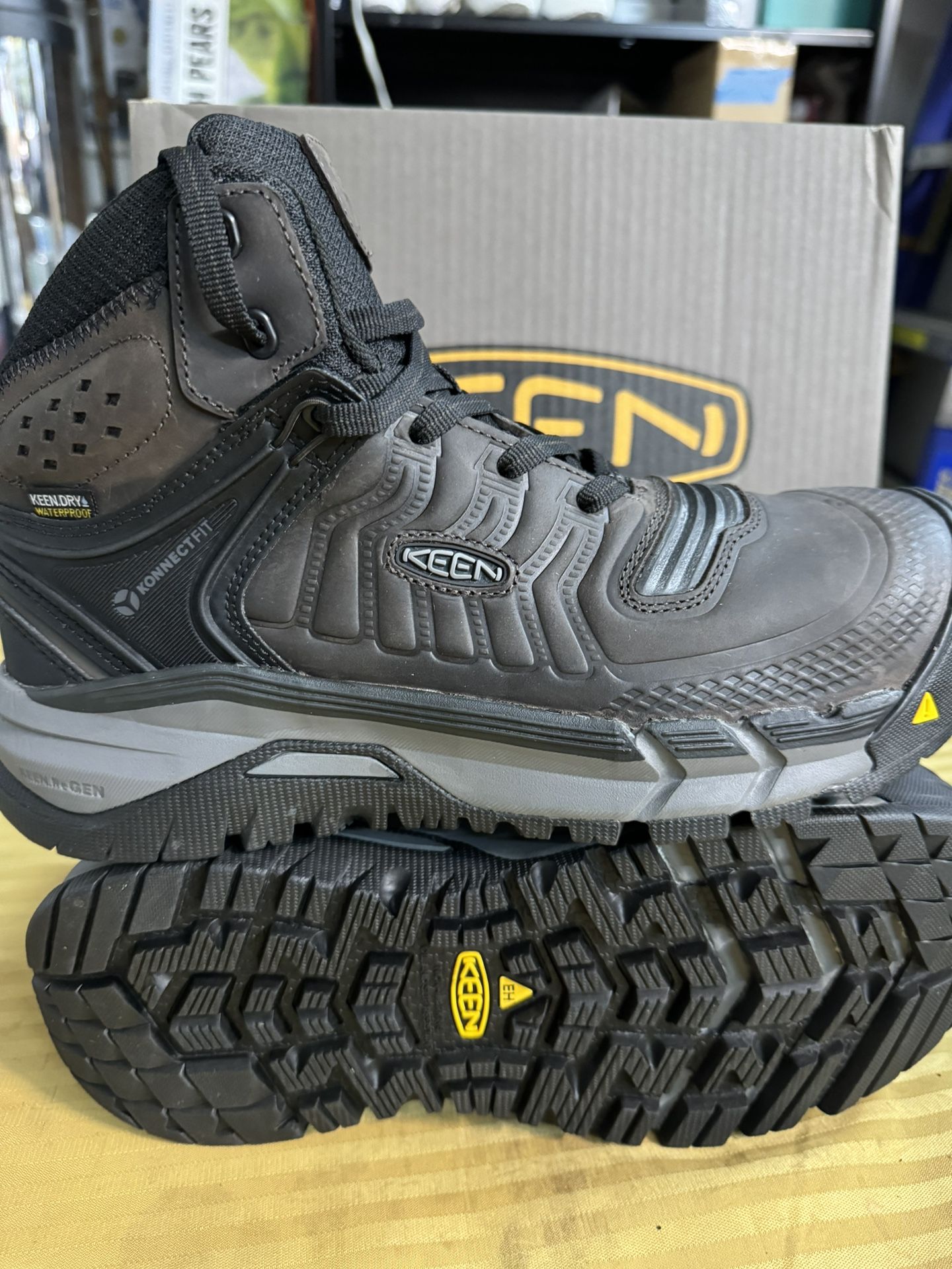 KEEN Utility Men's Composite Toe Work Boots Size 8.5