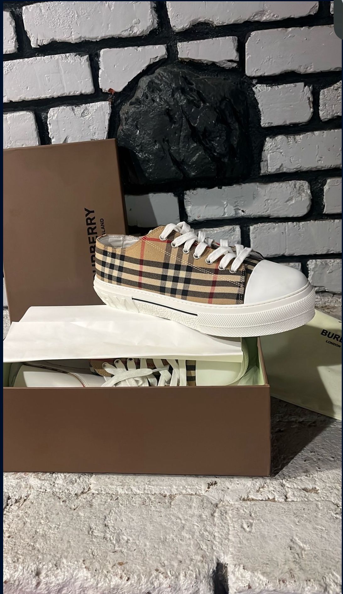Burberry shoes