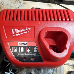 Milwaukee M12 Charger