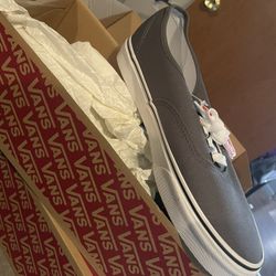 Men’s Size 9.5 Vans 