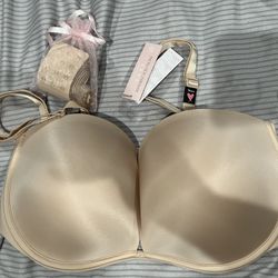 Victoria’s Secret 34DDD bra