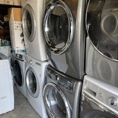 Electrolux washer and dryer front load with capacity 4.5 washer 7.5 dryer with 3 months warranty free delivery in Oakland area outside the Oakland are