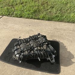 2016 GMC ACADIA Upper Intake Manifold $50 OBO
