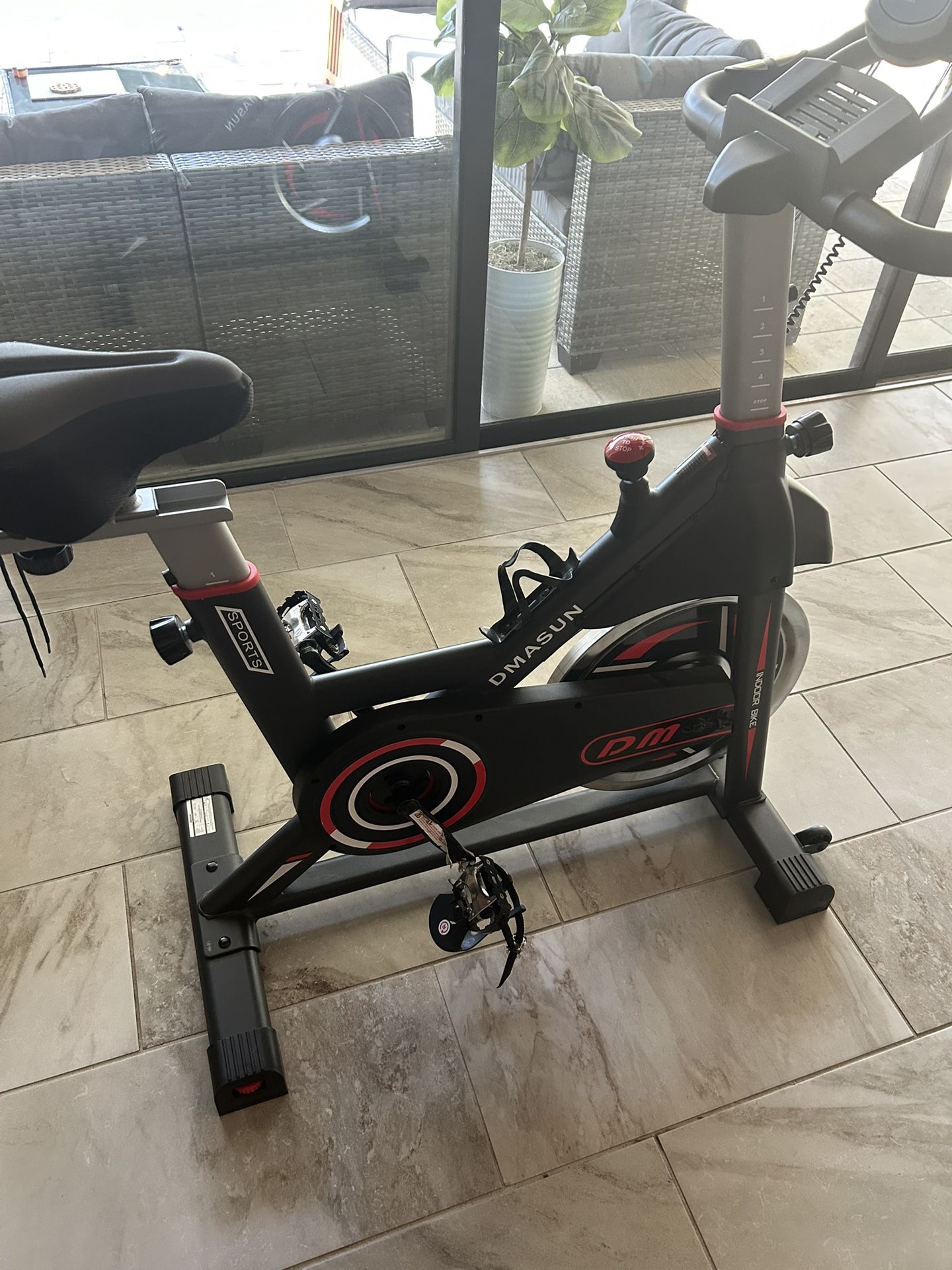 DMASUN Exercise Bike, Indoor Cycling Excellent Condition 