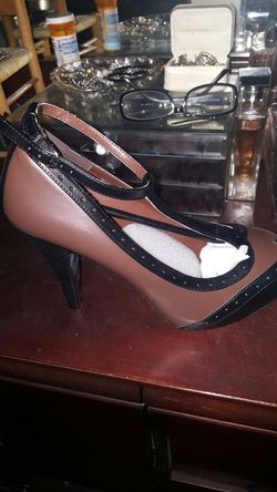 Pin up shoes size 11 but fit 10